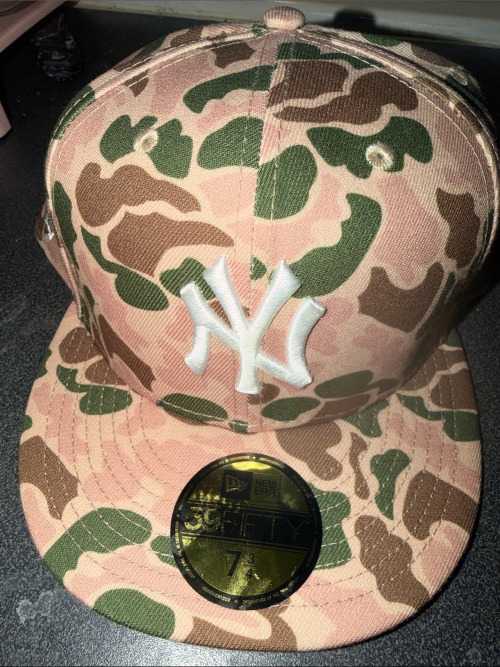 Brand new new era Yankees 73/4 fitted cap.